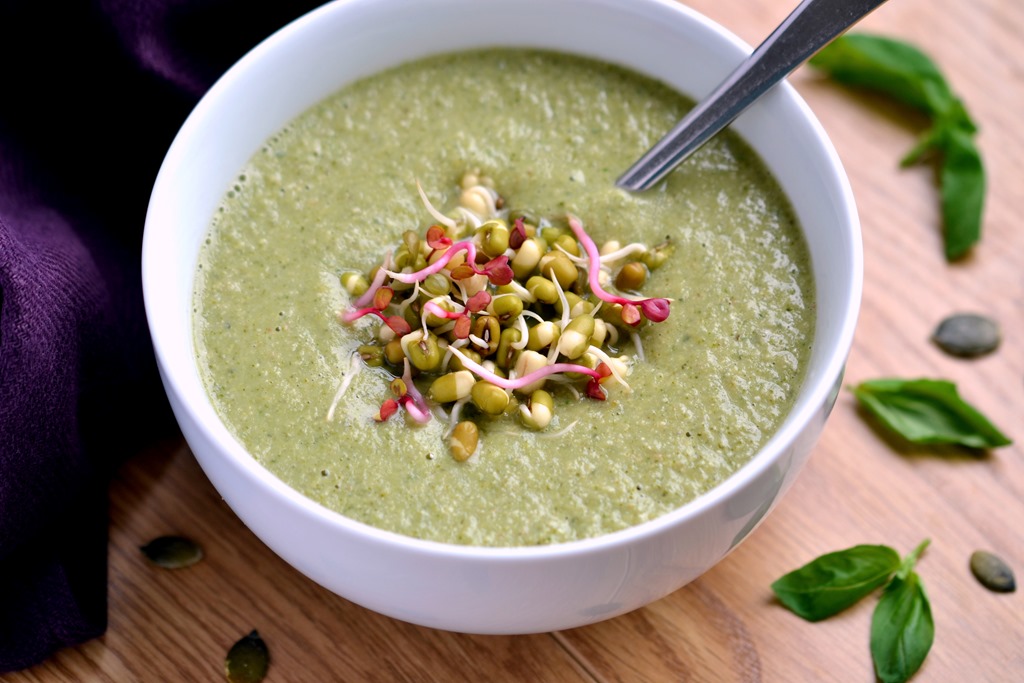 Green Power Soup (protein-packed and super delicious!) | coconutandberries.com